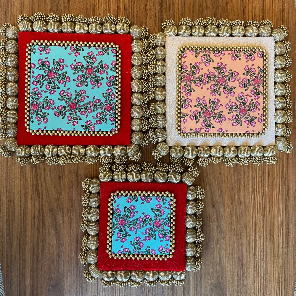 Reversible Square Placemat (Set of 3) - Red/Beige Pichwai
